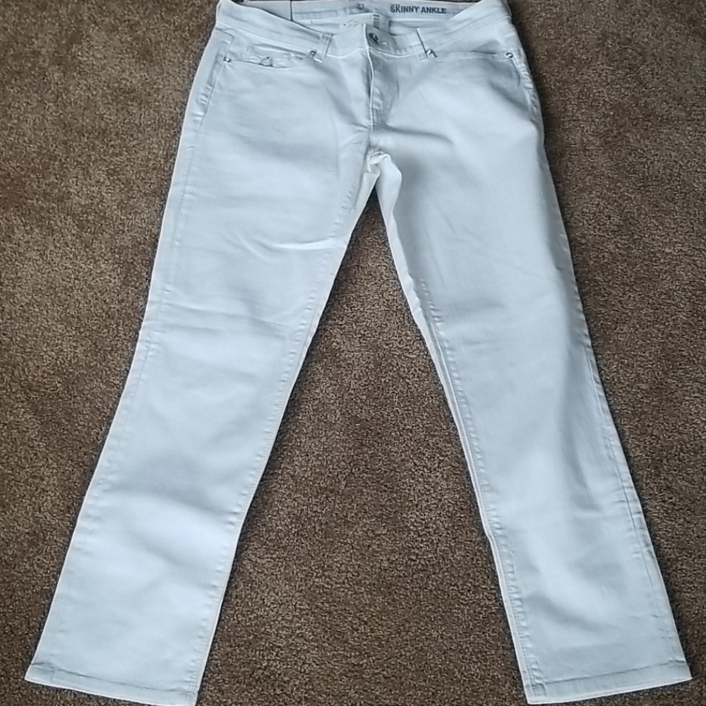 White skinny ankle jeans